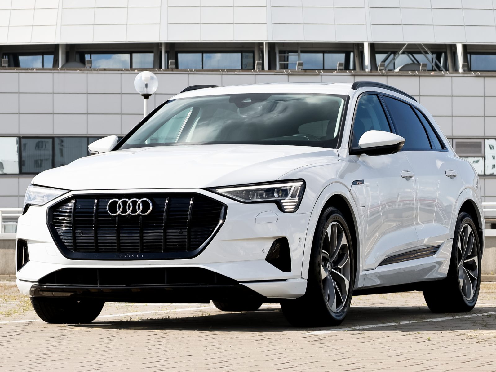 e-tron