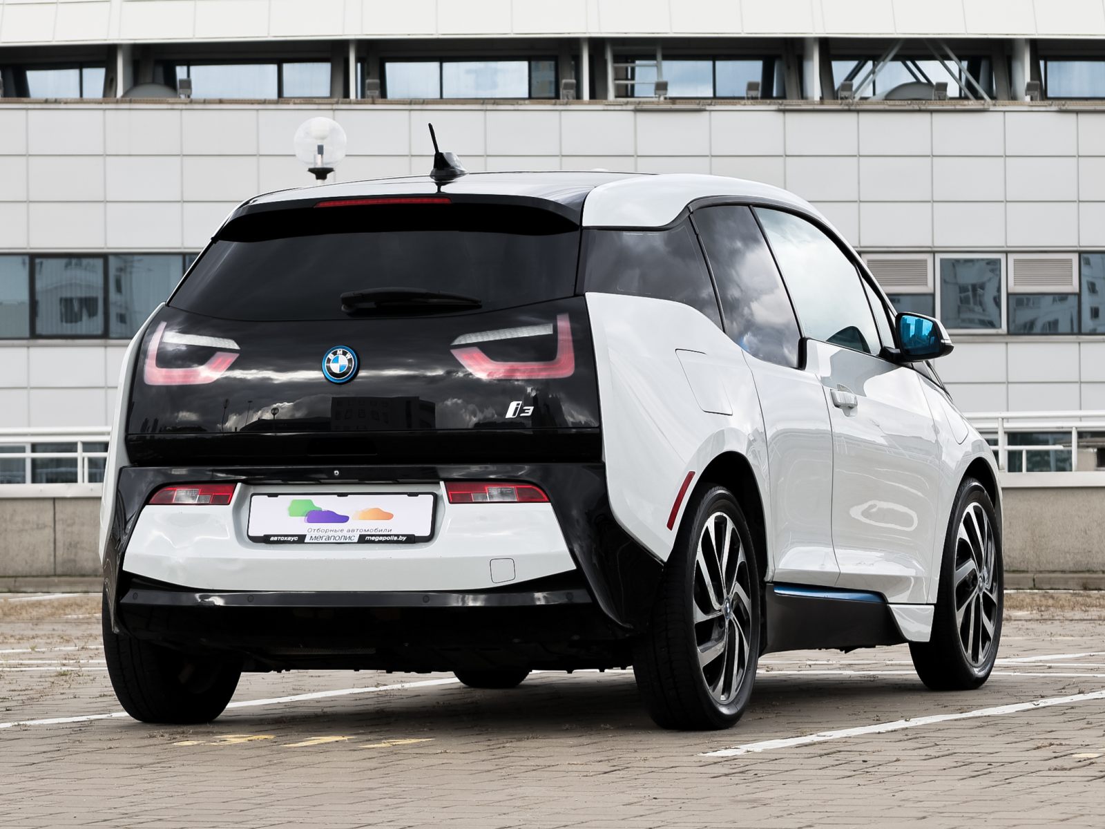  i3 REX