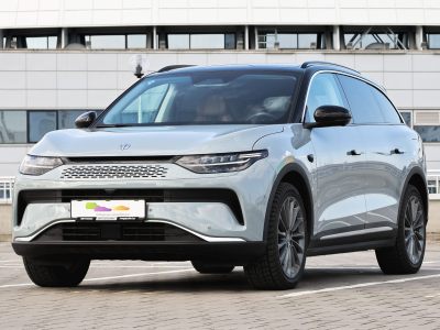 Leapmotor C11 300 Premium Edition Hybrid