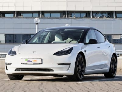 Tesla Model 3 Performance