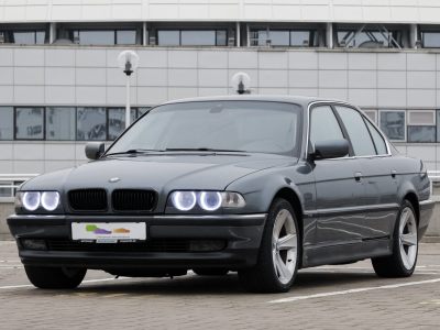 BMW 7 серия 